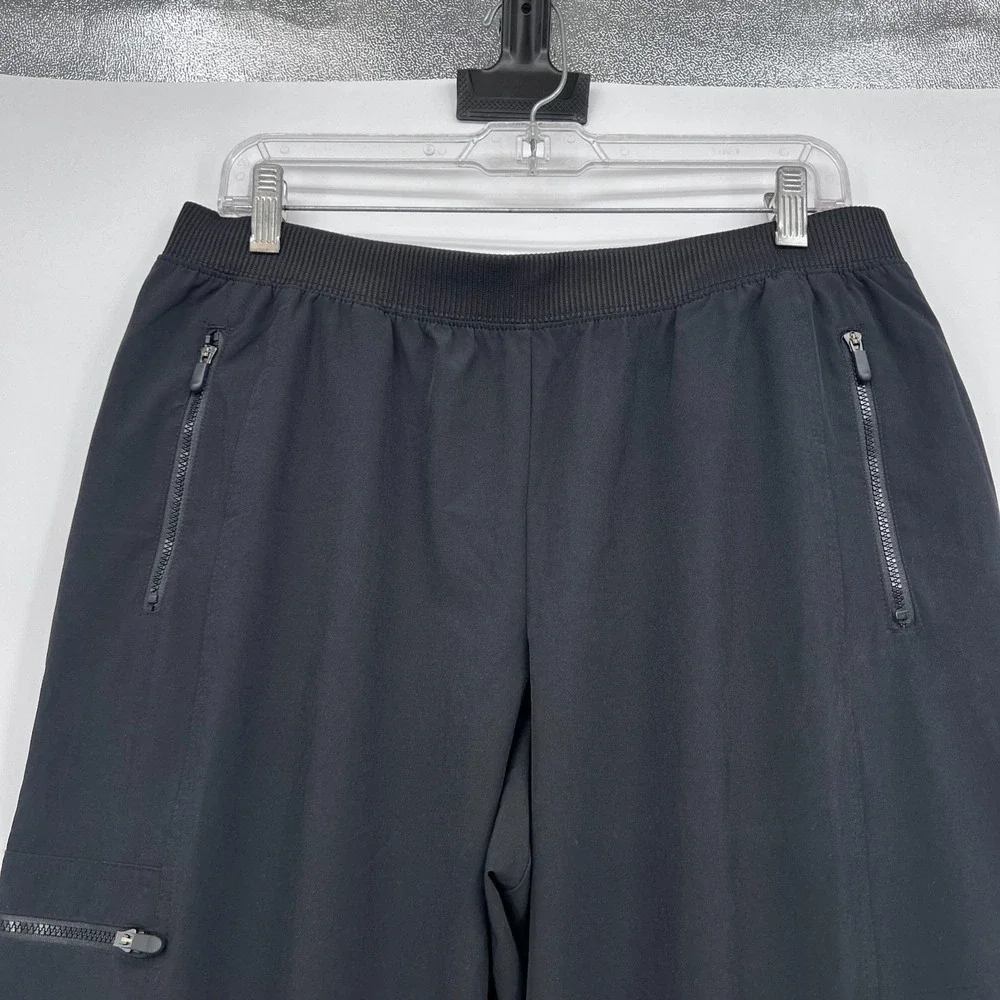 Chicos Zenergy Pull On Zippered Gorpcore Cargo Cropped Active Pant Size 2/MD - Picture 3 of 9